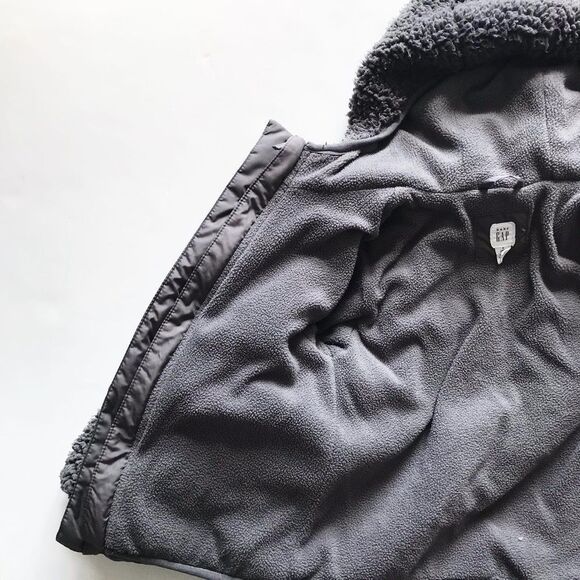 Babygap fleece lined Sherpa jacket/vest  GUC 4T - Picture 3 of 8
